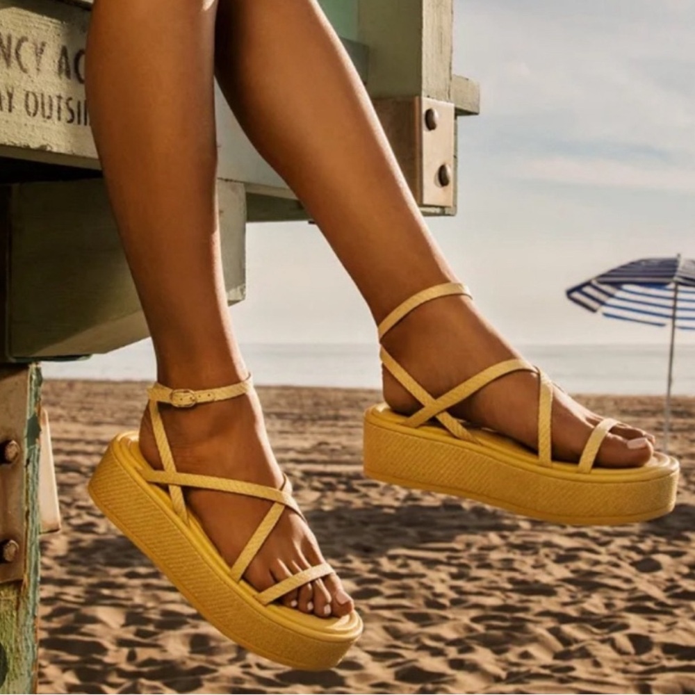 Never worn Stuart Weitzman platform sandal